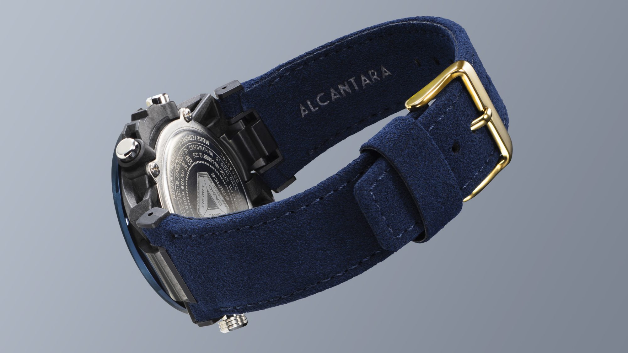 Alcantara 材质表带，彰显非凡品味